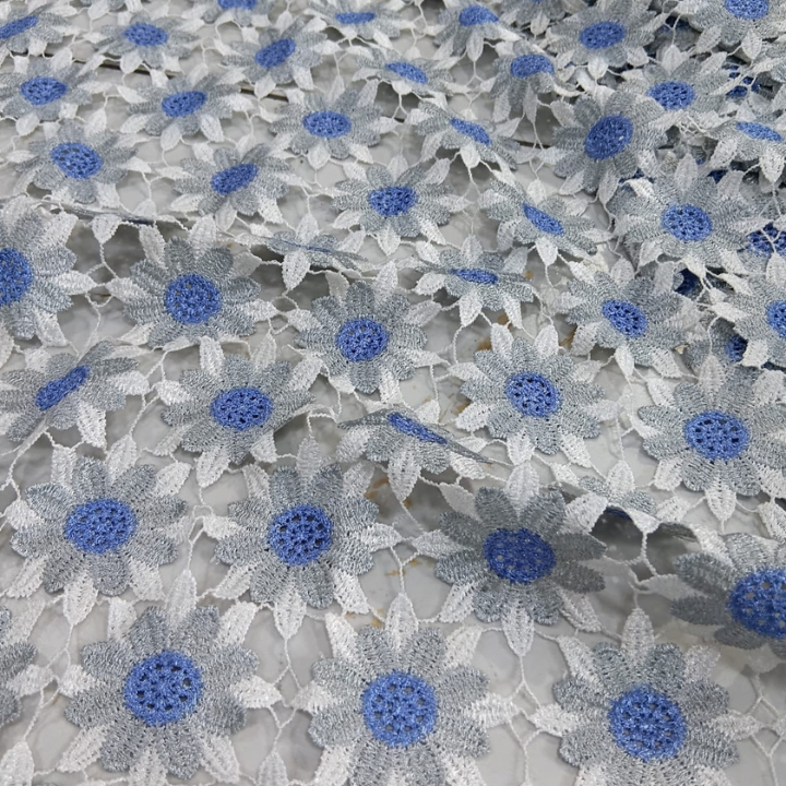 3D Floral Mesh Fabric Large Daisy Chain Pattern 50 Inch Width
