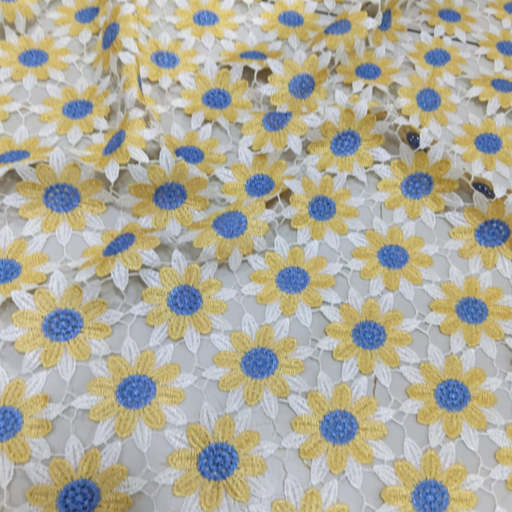 3D Floral Mesh Fabric Large Daisy Chain Pattern 50 Inch Width